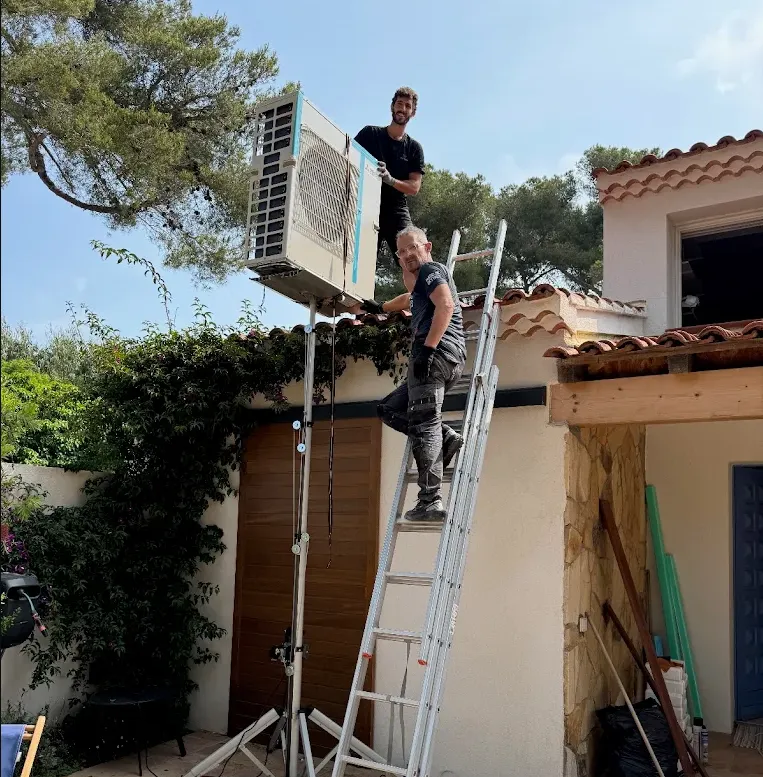 Installation d'unités extérieures de climatisation à Marseille